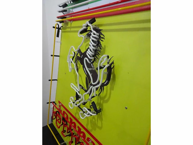 Ferrari - neon sign (glas) - 100 cm x 80 cm - afbeelding 16 van  23