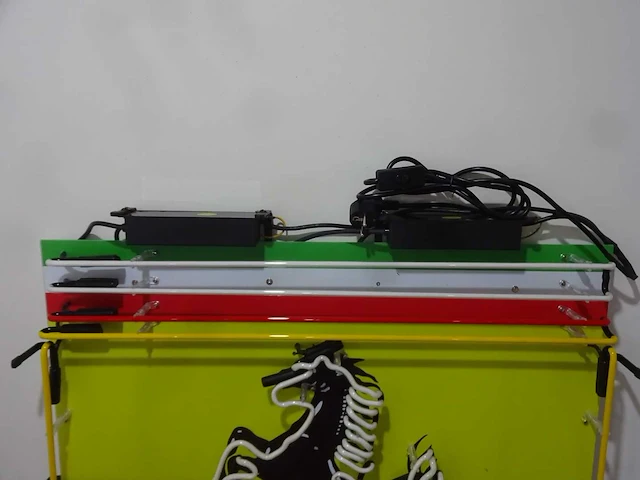 Ferrari - neon sign (glas) - 100 cm x 80 cm - afbeelding 18 van  23
