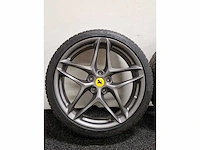 Ferrari - roma - wielen set - michelin - 20 inch - afbeelding 2 van  5