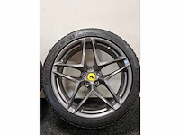 Ferrari - roma - wielen set - michelin - 20 inch - afbeelding 5 van  5