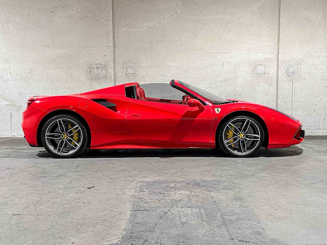 Ferrari 488 spider 3.9 v8 670pk 2018 (garantie) - afbeelding 18 van  76
