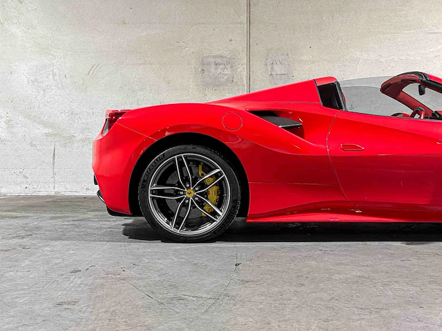Ferrari 488 spider 3.9 v8 670pk 2018 (garantie) - afbeelding 19 van  76