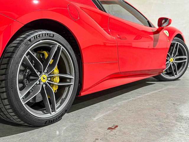 Ferrari 488 spider 3.9 v8 670pk 2018 (garantie) - afbeelding 23 van  76