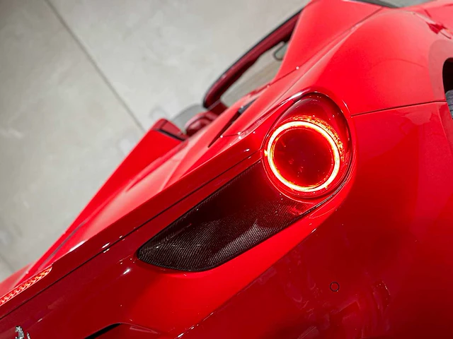 Ferrari 488 spider 3.9 v8 670pk 2018 (garantie) - afbeelding 30 van  76