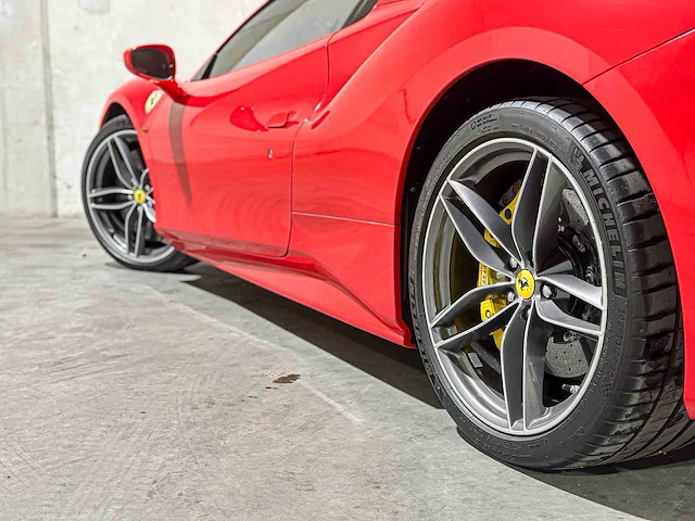 Ferrari 488 spider 3.9 v8 670pk 2018 (garantie) - afbeelding 33 van  76