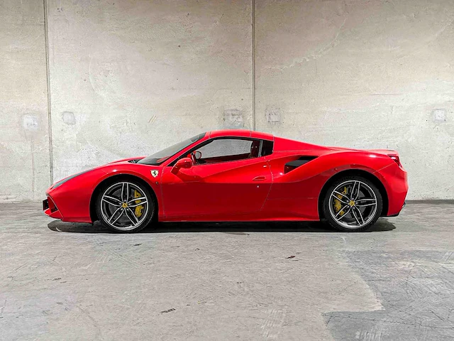 Ferrari 488 spider 3.9 v8 670pk 2018 (garantie) - afbeelding 37 van  76