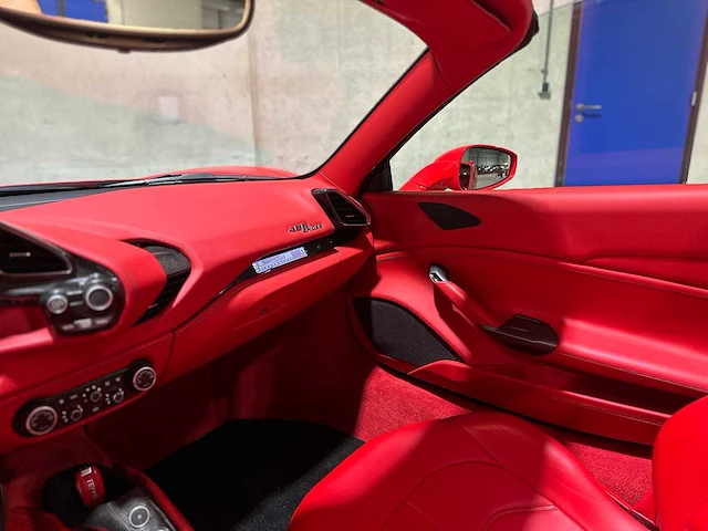 Ferrari 488 spider 3.9 v8 670pk 2018 (garantie) - afbeelding 40 van  76
