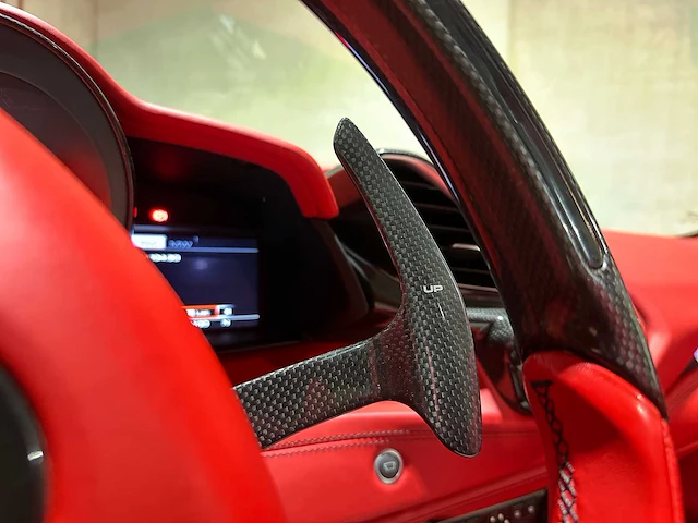 Ferrari 488 spider 3.9 v8 670pk 2018 (garantie) - afbeelding 46 van  76