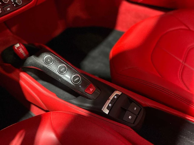 Ferrari 488 spider 3.9 v8 670pk 2018 (garantie) - afbeelding 51 van  76