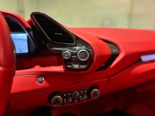 Ferrari 488 spider 3.9 v8 670pk 2018 (garantie) - afbeelding 53 van  76