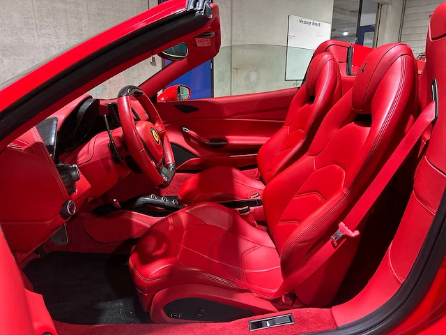 Ferrari 488 spider 3.9 v8 670pk 2018 (garantie) - afbeelding 58 van  76