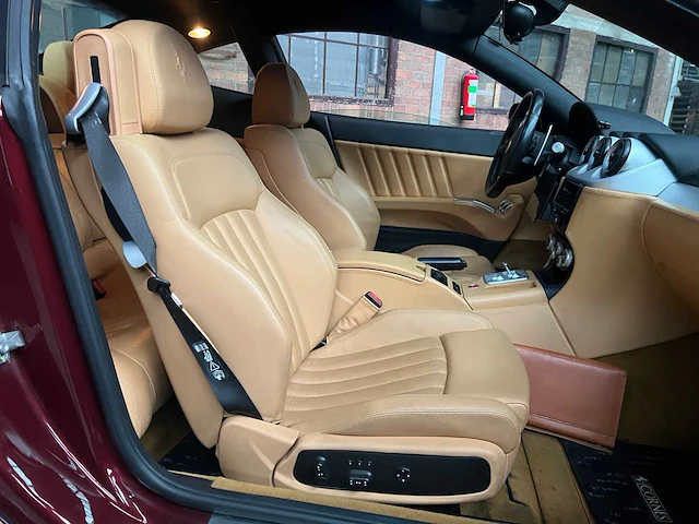 Ferrari 612 scaglietti f1 5.7 v12 540pk 2005 youngtimer - afbeelding 40 van  49