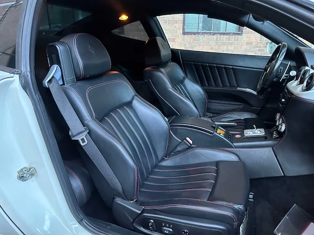 Ferrari 612 scaglietti f1 5.7 v12 540pk 2007 -youngtimer- - afbeelding 34 van  38