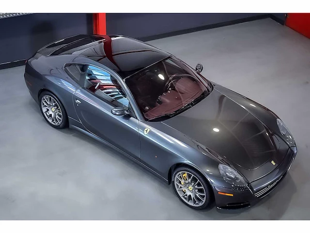 Ferrari 612 scaglietti 'one-to-one' coupe 5,7l v12 - 2010 - afbeelding 18 van  78