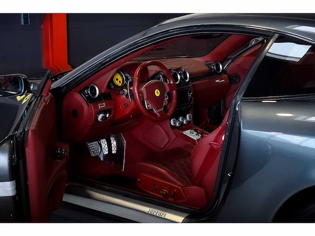 Ferrari 612 scaglietti 'one-to-one' coupe 5,7l v12 - 2010 - afbeelding 46 van  78