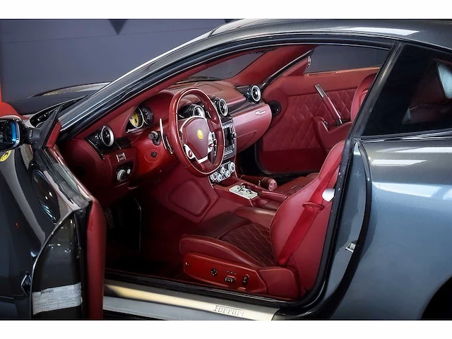 Ferrari 612 scaglietti 'one-to-one' coupe 5,7l v12 - 2010 - afbeelding 47 van  78