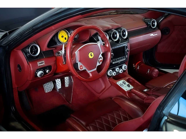 Ferrari 612 scaglietti 'one-to-one' coupe 5,7l v12 - 2010 - afbeelding 49 van  78