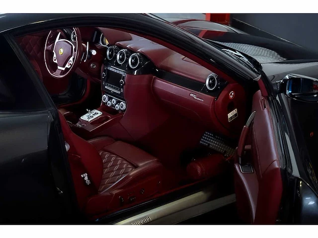Ferrari 612 scaglietti 'one-to-one' coupe 5,7l v12 - 2010 - afbeelding 57 van  78