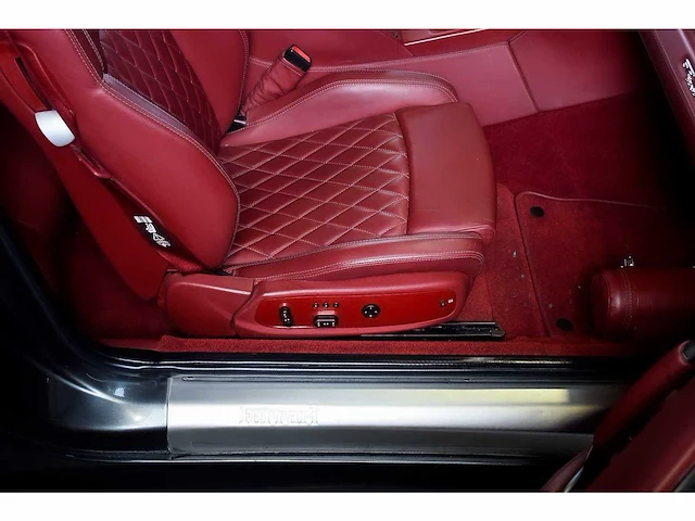 Ferrari 612 scaglietti 'one-to-one' coupe 5,7l v12 - 2010 - afbeelding 58 van  78