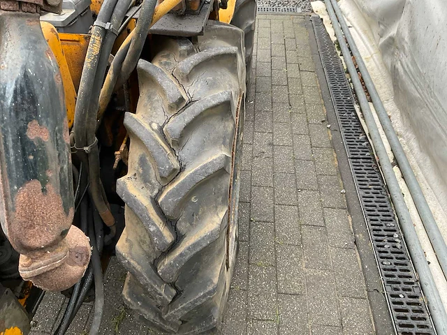 Ferrari oldtimer tractor - afbeelding 9 van  17