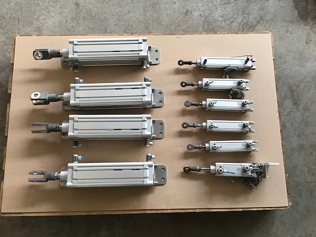 Festo diverse perslucht cilinders (10x) - afbeelding 2 van  8