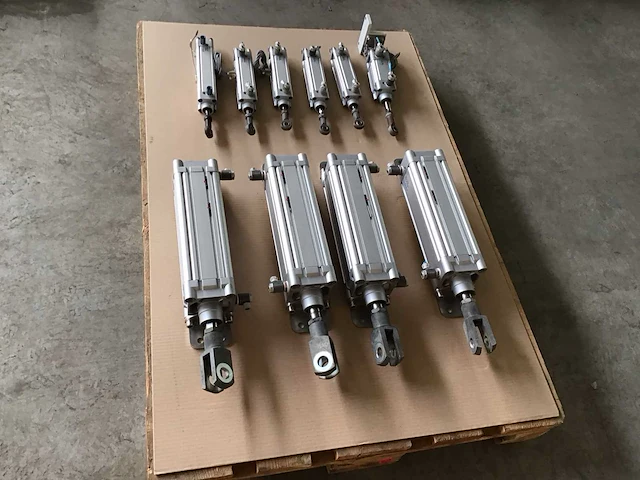 Festo diverse perslucht cilinders (10x) - afbeelding 5 van  8