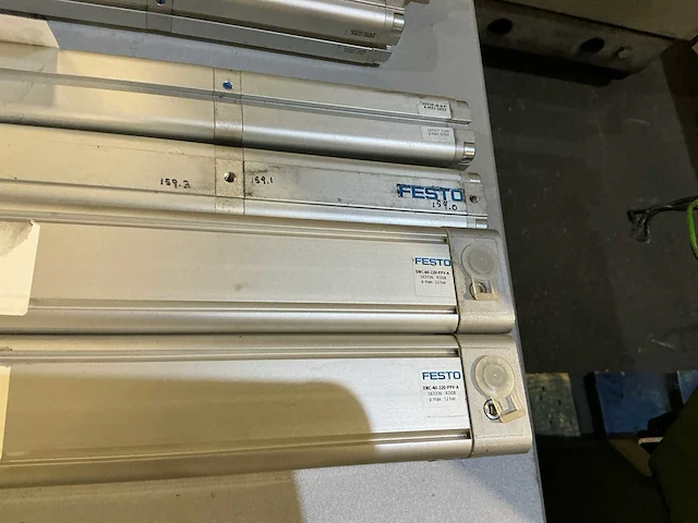 Festo luchtcilinder (4x) - afbeelding 2 van  2