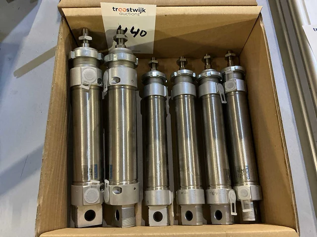 Festo luchtcilinder (6x) - afbeelding 1 van  2
