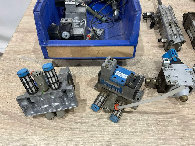 Festo partij pneumatische onderdelen - afbeelding 6 van  7