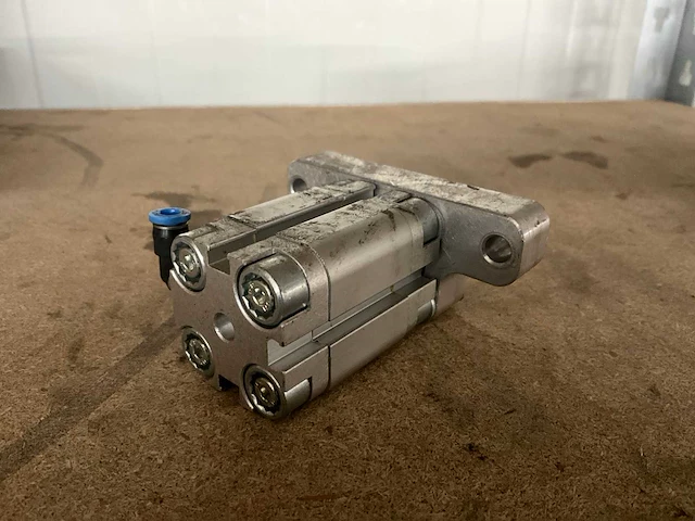 Festo pneumatische roterende actuator (7x) - afbeelding 3 van  6