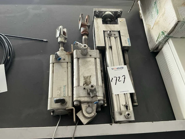 Festo pneumatische werkcilinder (3x) - afbeelding 1 van  5