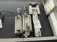 Festo pneumatische werkcilinder (3x) - afbeelding 1 van  5