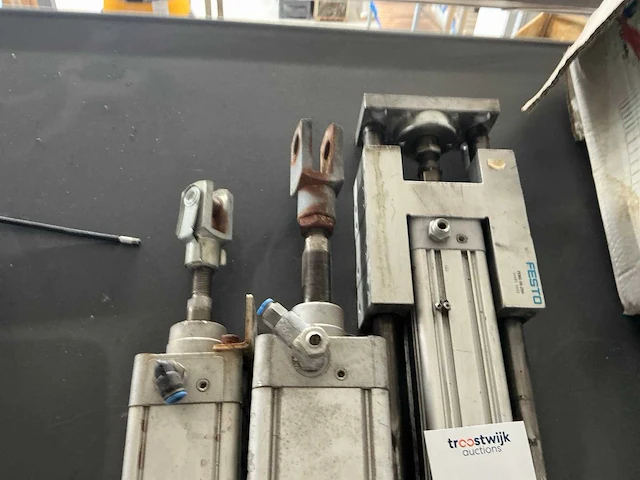 Festo pneumatische werkcilinder (3x) - afbeelding 3 van  5