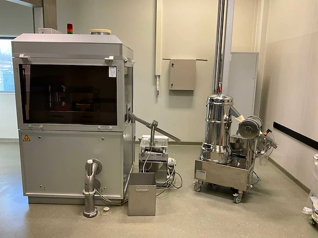 Fette p2100 tablet pers machine - afbeelding 1 van  27