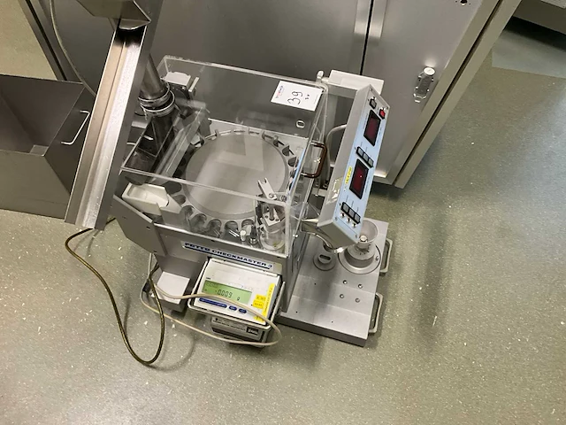 Fette p2100 tablet pers machine - afbeelding 13 van  27