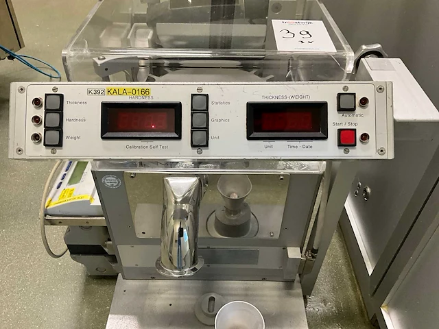 Fette p2100 tablet pers machine - afbeelding 15 van  27