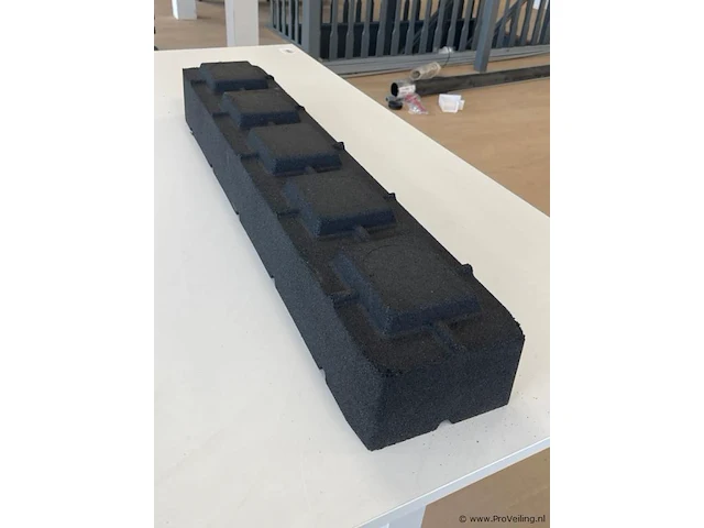 Ff 600 rubber bak hoog model - 100x20x13 cm - afbeelding 1 van  3