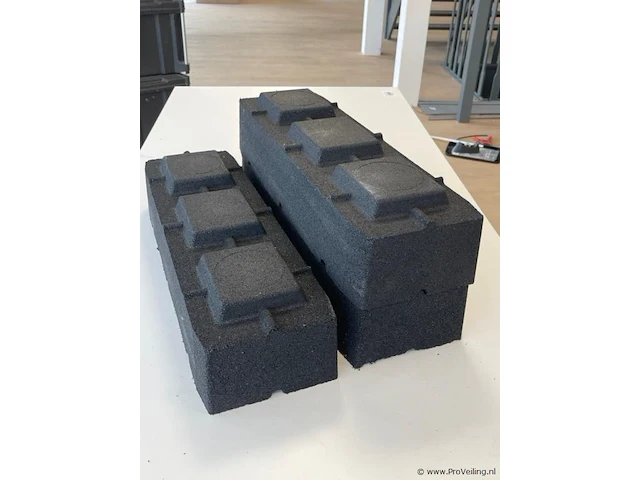 Ff 600 rubber balk hoog model - 60x20x13 cm - 3 stuks - afbeelding 1 van  3