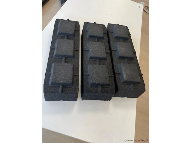 Ff 600 rubber balk hoog model - 60x20x13 cm - 3 stuks - afbeelding 2 van  3