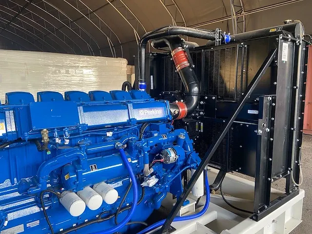 Fg wilson p1100-1 - 1100 kva - open generator - afbeelding 2 van  16