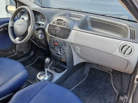 Fiat - 2002 - punto - 1.2-16v elx speedg. - 42-jb-df - afbeelding 10 van  19