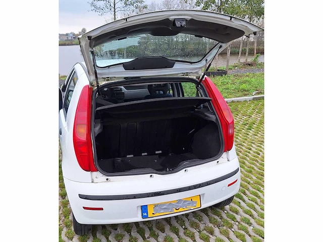 Fiat - 2005 - punto - 1.2 active dualogic - personenauto - afbeelding 2 van  14