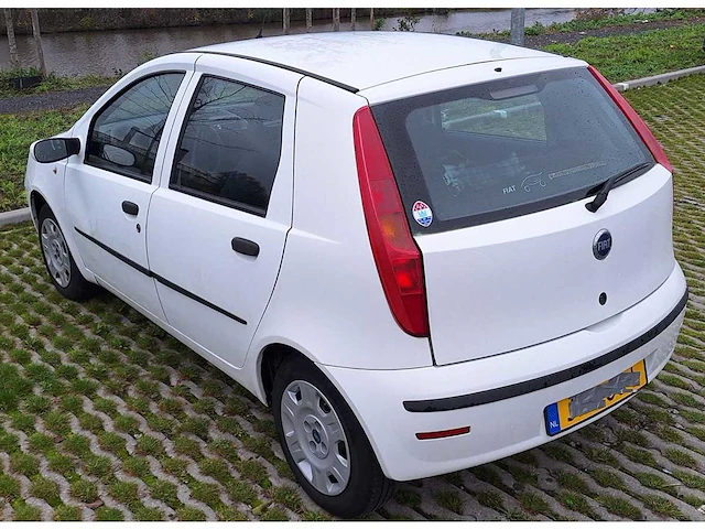 Fiat - 2005 - punto - 1.2 active dualogic - personenauto - afbeelding 8 van  14