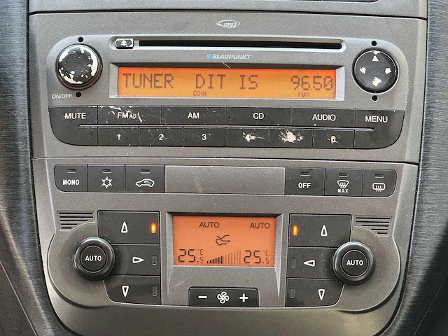 Fiat - 2007 - punto - 1.4-16v dynamic - 9-xzl-56 - afbeelding 11 van  12