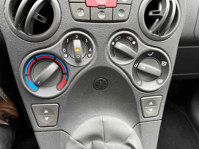 Fiat - 2010 - panda - 1.2 edizione cool - 35-ljl-3 - afbeelding 13 van  13