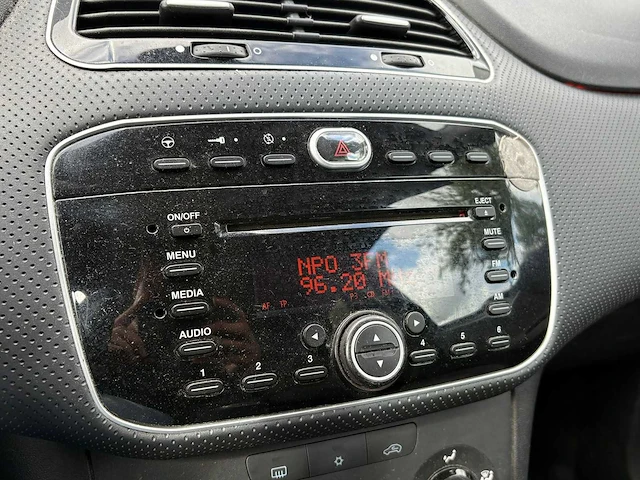 Fiat - 2010 - punto evo - 1.3 m-jet dynamic - 22-nkb-4 - afbeelding 4 van  16