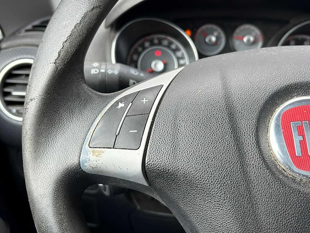 Fiat - 2010 - punto evo - 1.3 m-jet dynamic - 22-nkb-4 - afbeelding 15 van  16
