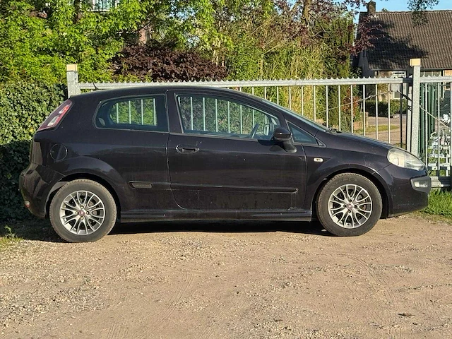 Fiat - 2011 - punto evo - 1.3 m-jet dynamic - 70-rdr-7 - afbeelding 10 van  16