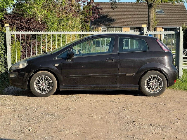 Fiat - 2011 - punto evo - 1.3 m-jet dynamic - 70-rdr-7 - afbeelding 13 van  16