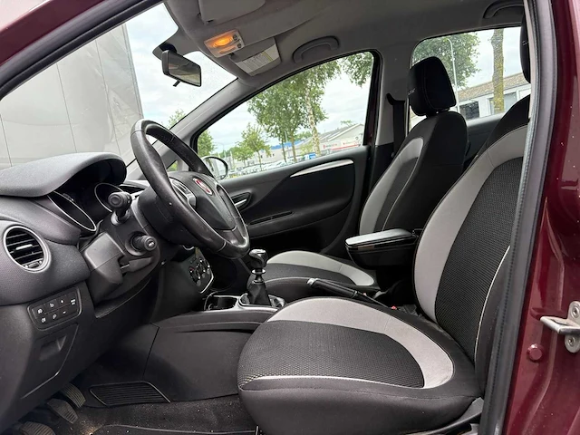 Fiat - 2012 - punto evo - 0.9 twinair easy - 76-xtf-5 - afbeelding 18 van  19